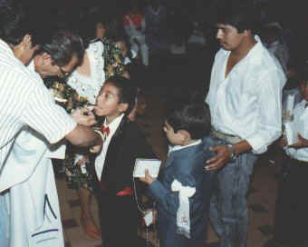 Communion mass for kids.jpg (21974 bytes)