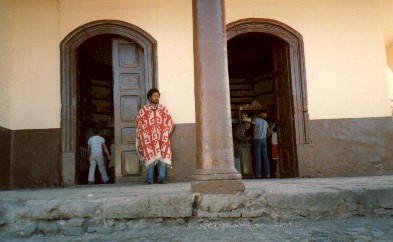 Old hacienda store San Antonio.jpg (29776 bytes)