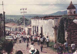 Independence Day parade Guaracha.jpg (22877 bytes)